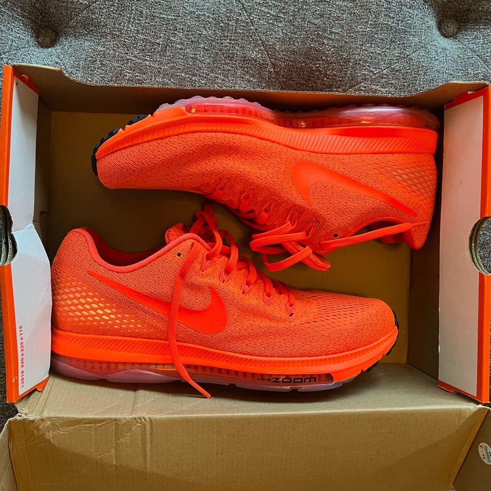 Nike Zoom All Out Low- Like New